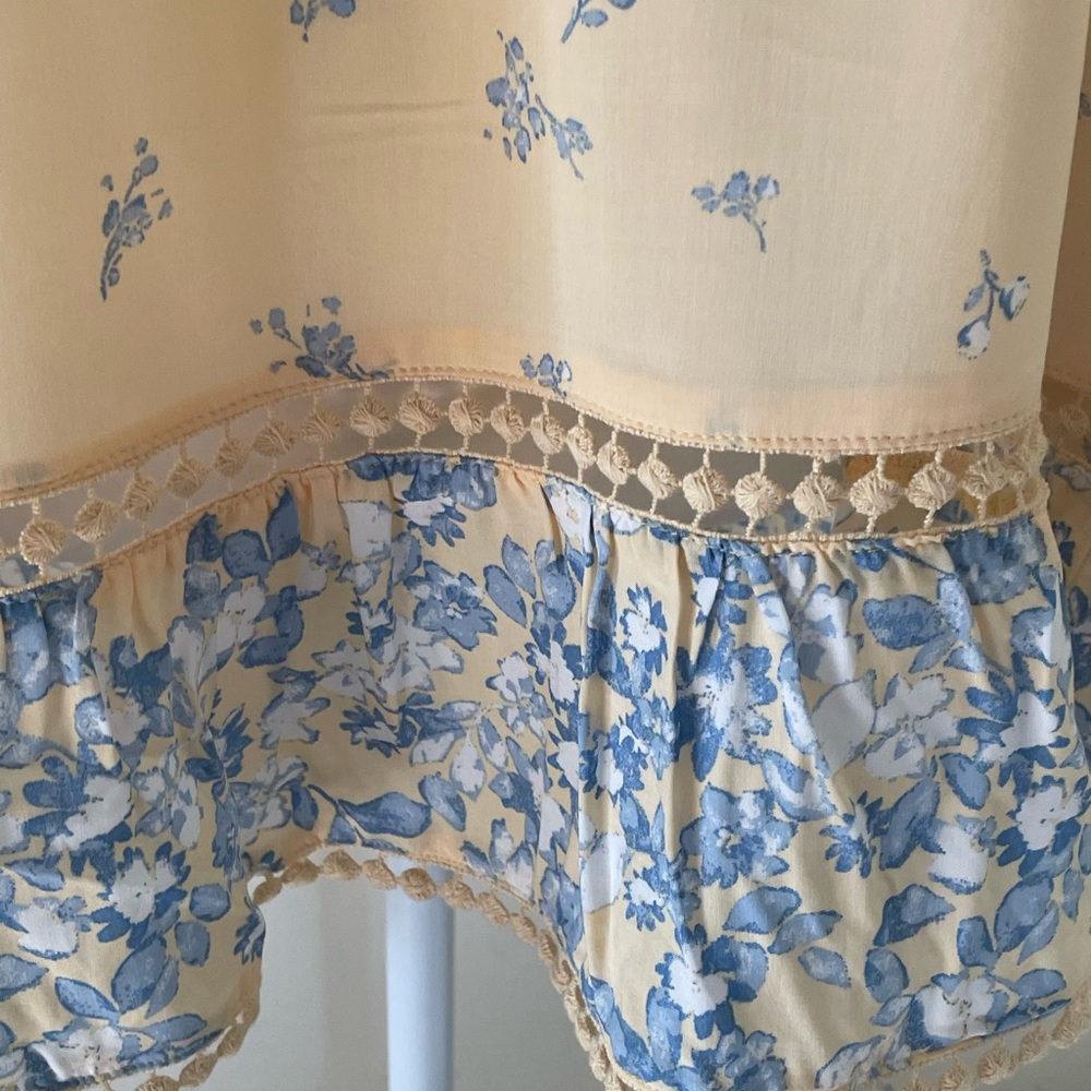 Fever 3X NWT butter yellow /blue floral peasant off the shoulder top w/crochet - Picture 2 of 7
